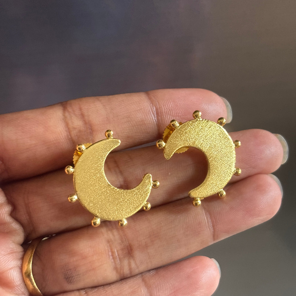 Glam moonlight earring