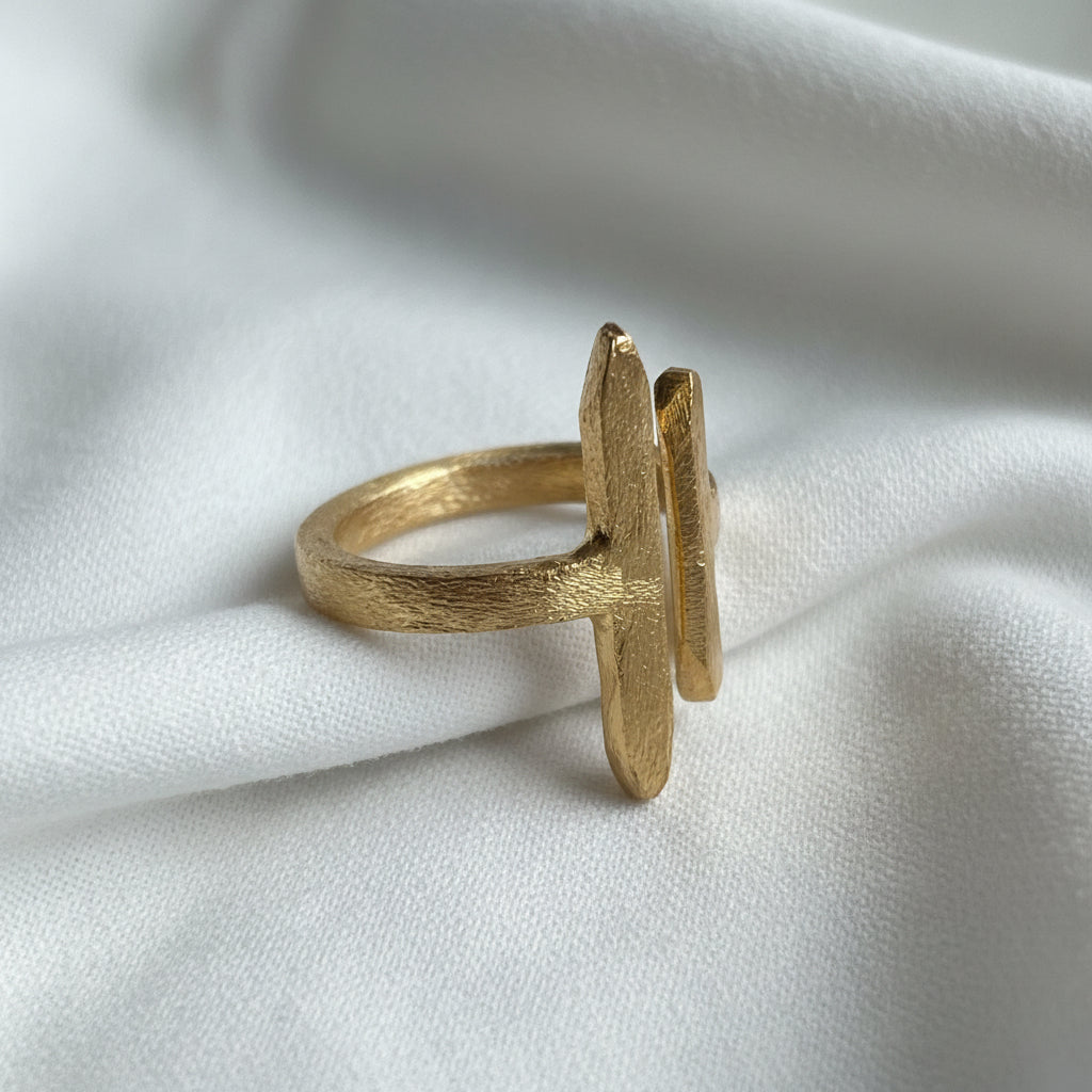 Glam Rea Brass ring