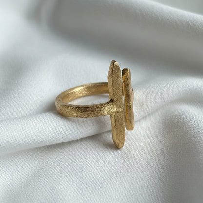 Glam Rea Brass ring