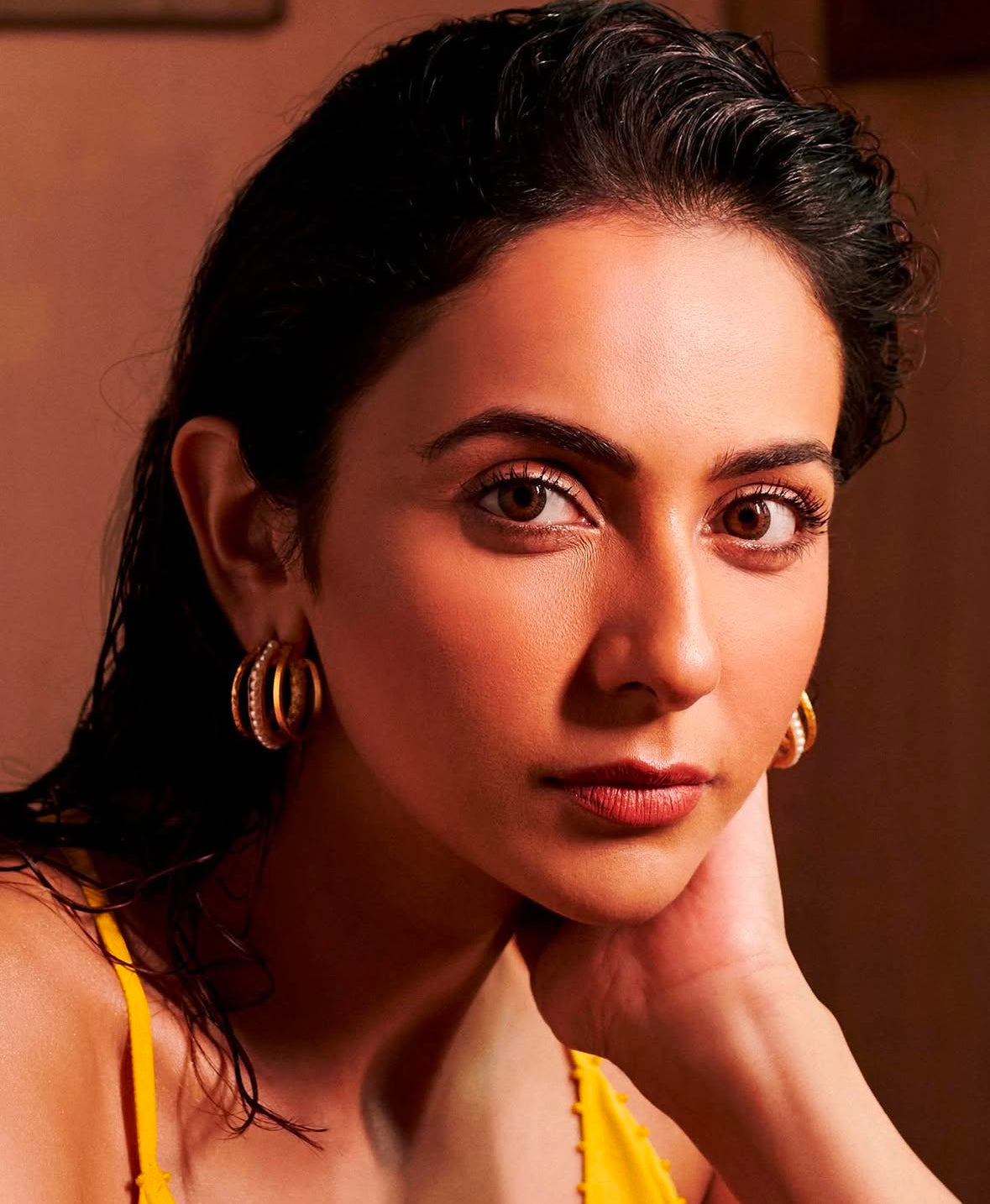 Aura Pearl brass hoop earrings