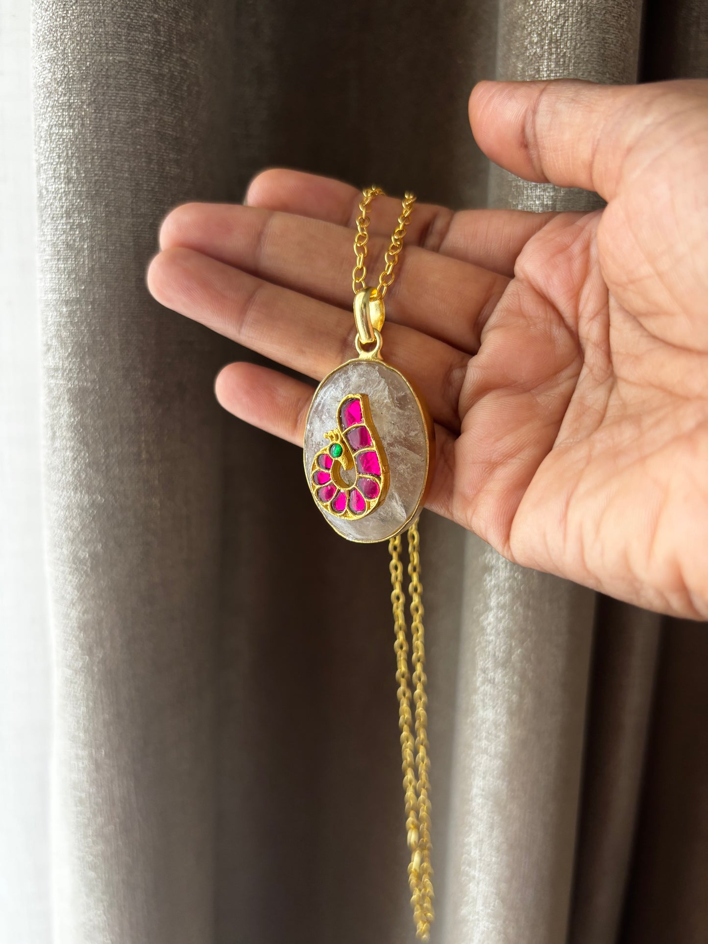 Harini pendant chain