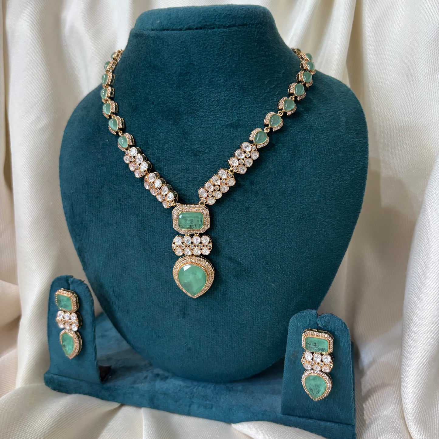 Nora Polki Necklace Set