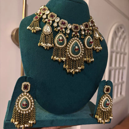 Roopas Necklace Set