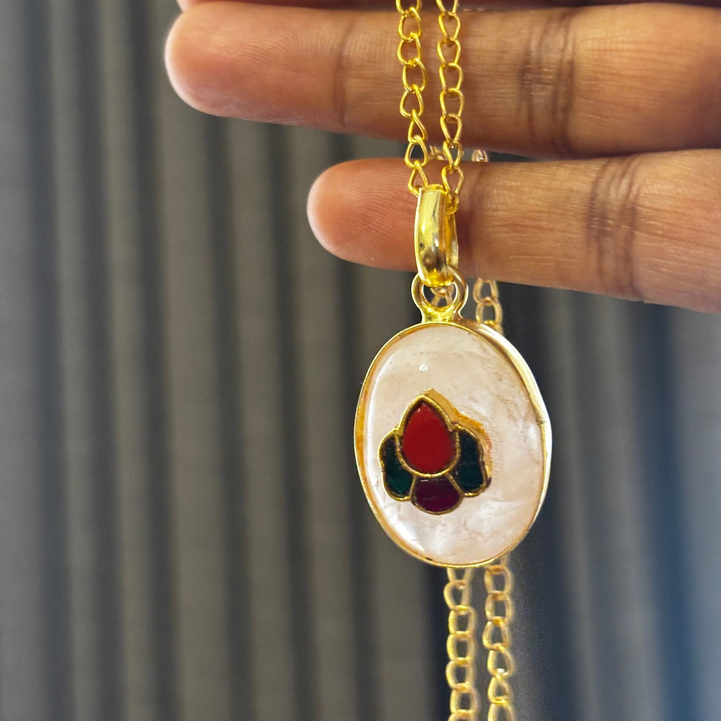 Jia pendant chain