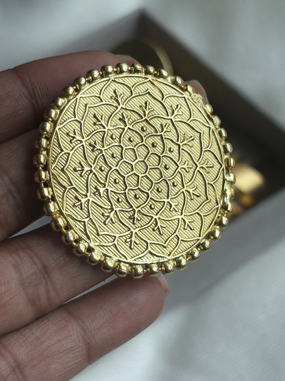 Mantra Brass ring