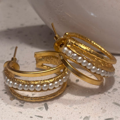 Aura Pearl brass hoop earrings