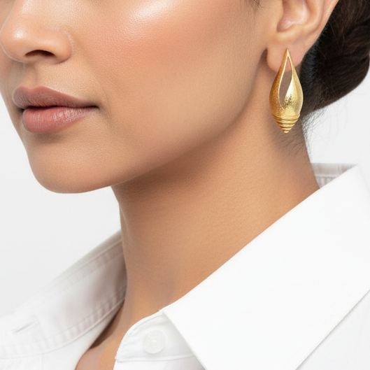 Glam SeaShell Gold Earrings