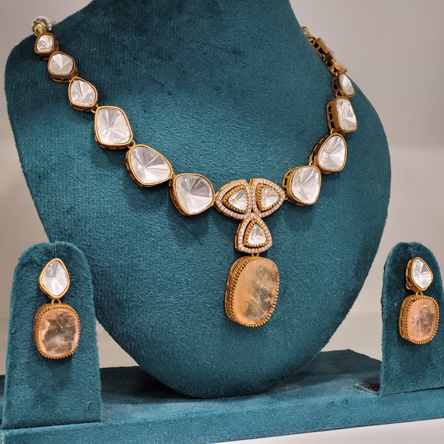 Peach Rehani Necklace Set